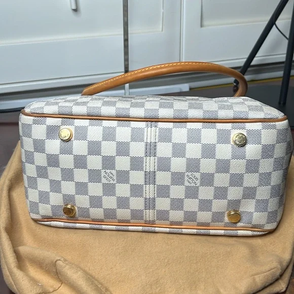 Louis Vuitton - Louis Vuitton Figheri PM Shoulder Bag Pre-Loved Great Condition - Picture 9 of 17